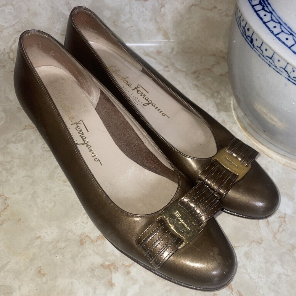 Salvatore Ferragamo Brass‎ Colored Satin Ballet Flats sz.7 Great Condition